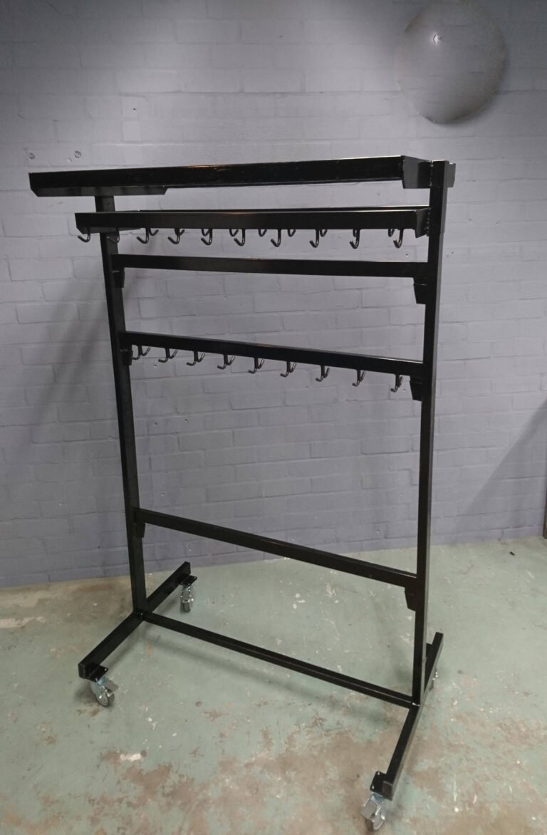 stalen-frame-verrijdbare-kapstok